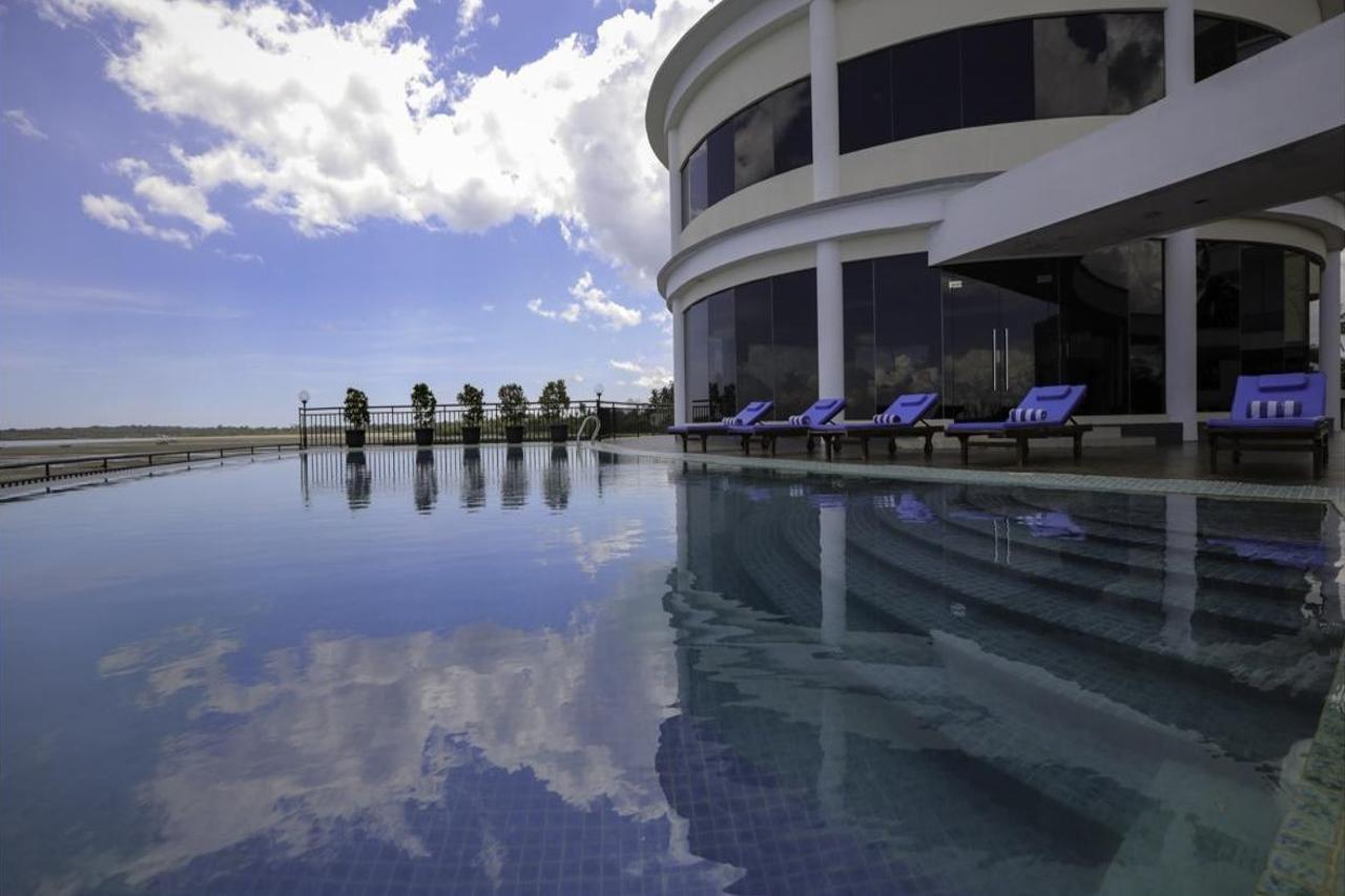 BW Suite Belitung Tanjung Pandan Exterior foto